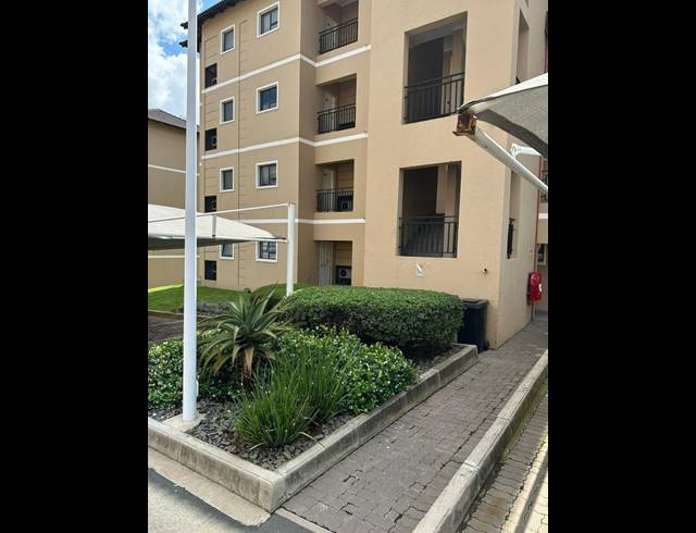 2 BEDROOM APARTMENT FOR SALE IN LILIANTON